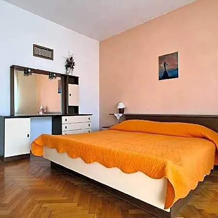 Отель 930